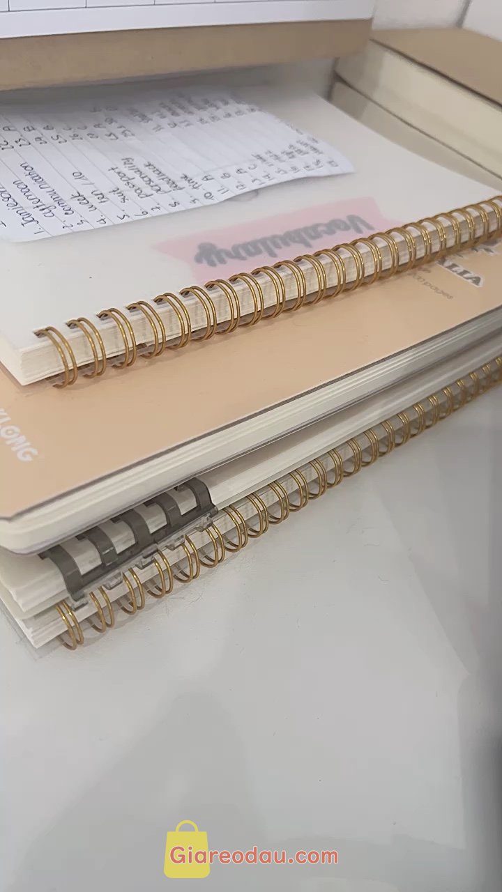 Giảm giá [Mã giảm 35%] NOTEBOOK Vocabulary Sổ từ vựng IELTS, Sổ lò xo 4 Kỹ Năng IELTS Tiếng Anh Taro Stationery. Chất lượng giấy tạm ổn chứ k xuất sắc đóng gói cẩn thận giao. 