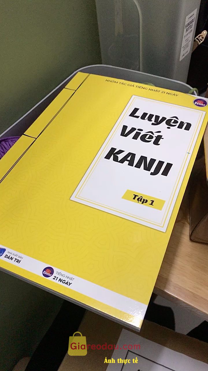 Giảm giá [Mã giảm 41%] Sách Tiếng Nhật Luyện Viết Hack Não Kanji (2500 chữ). shop chắc bán lấy lãi tình cảm, mua có quyển tập viết mà bằng. 